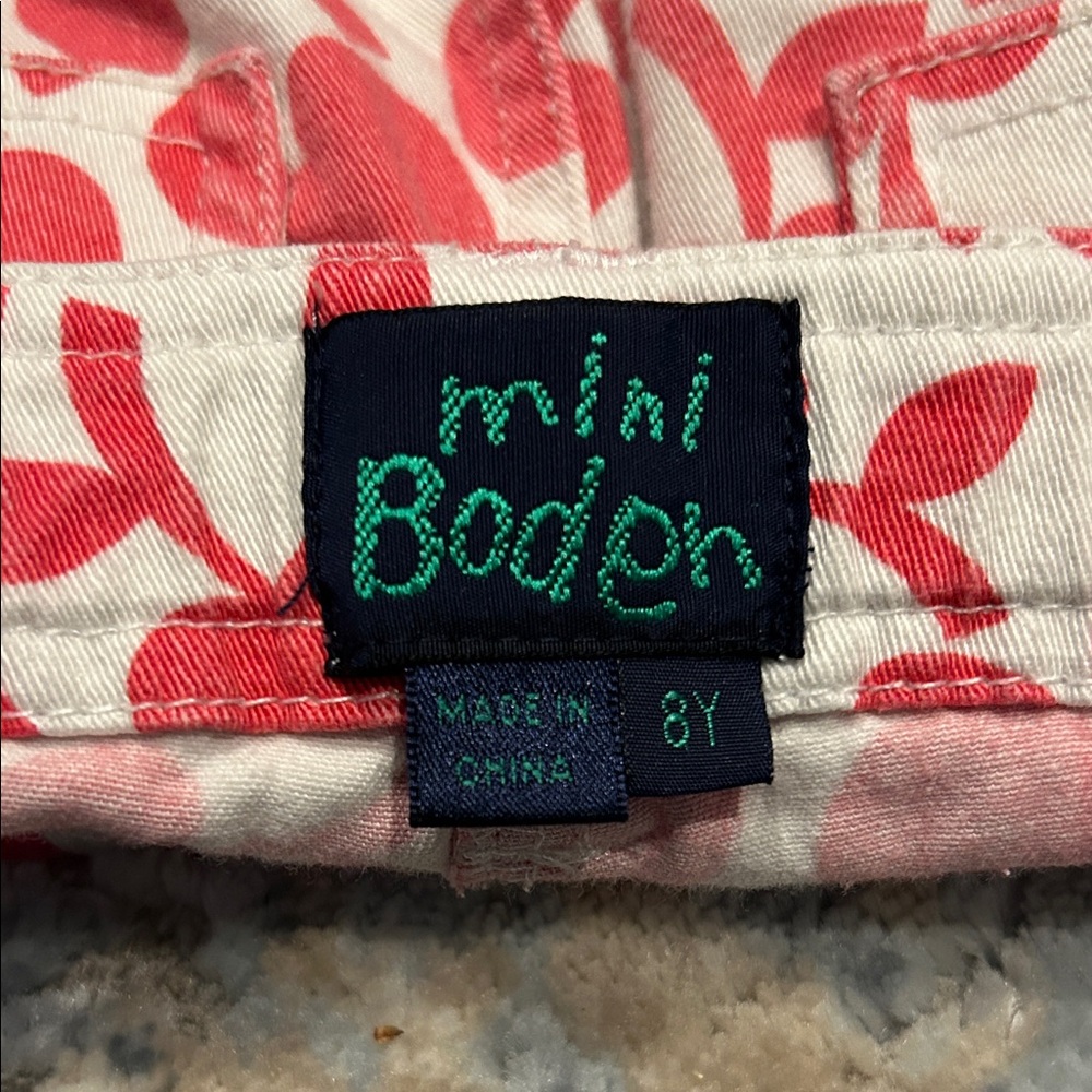 Mini Boden Cream Shorts with Red Apple Print - Picture 2 of 4